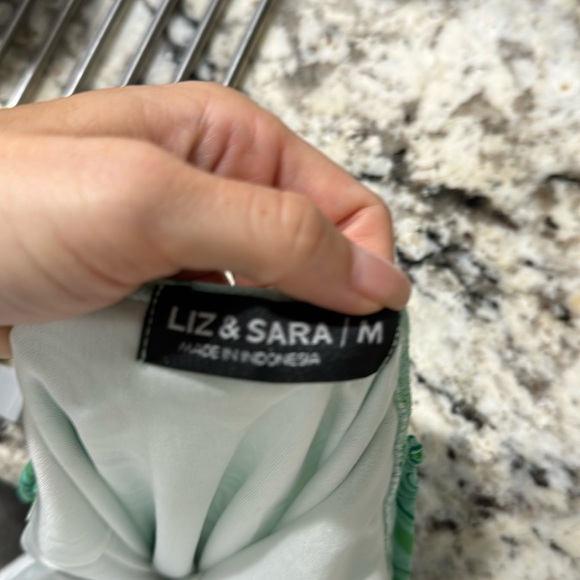 Adorable green mosaic print dress - Picture 2 of 3